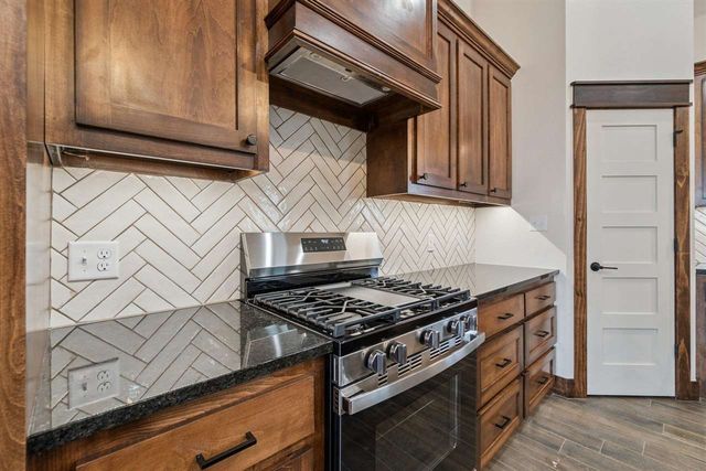 12201 Bighorn Ln, Elgin, OK 73538