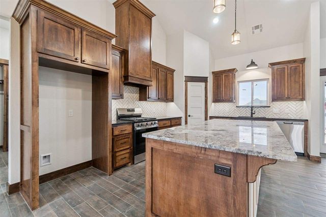 12201 Bighorn Ln, Elgin, OK 73538