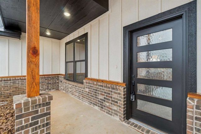 12201 Bighorn Ln, Elgin, OK 73538