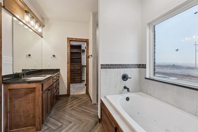 12201 Bighorn Ln, Elgin, OK 73538