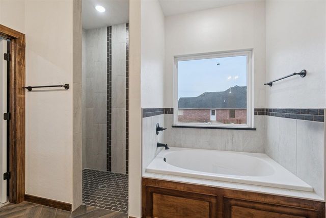 12201 Bighorn Ln, Elgin, OK 73538