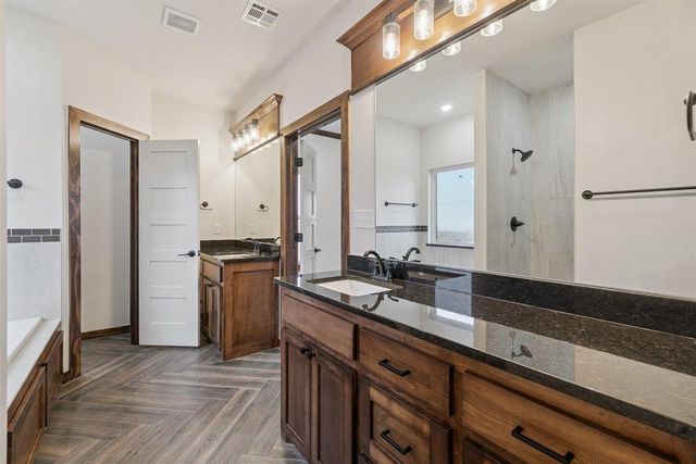 12201 Bighorn Ln, Elgin, OK 73538