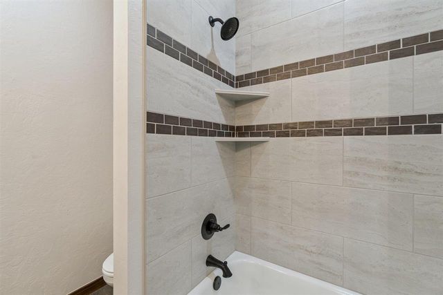 12201 Bighorn Ln, Elgin, OK 73538