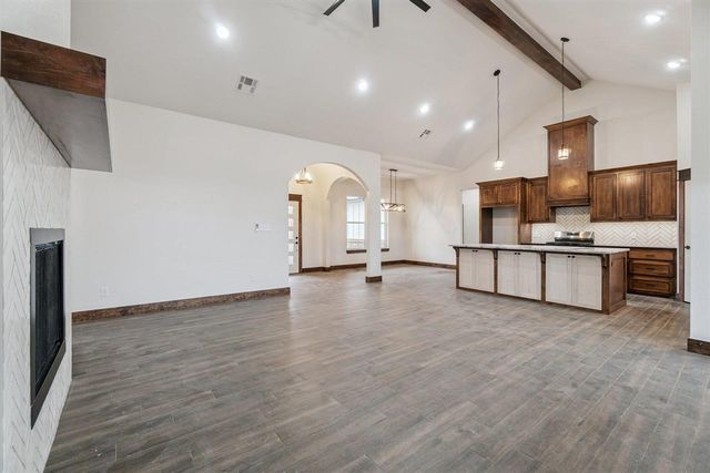 12201 Bighorn Ln, Elgin, OK 73538