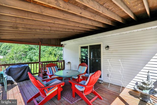 37 BEAVENS RD, Reading, PA 19608