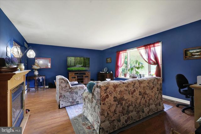 37 BEAVENS RD, Reading, PA 19608