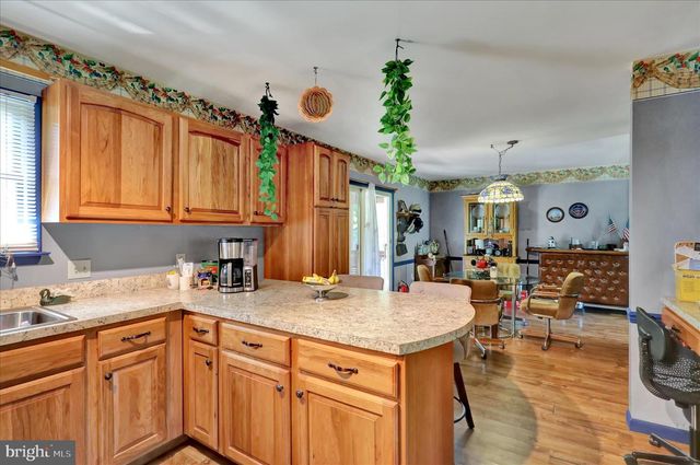 37 BEAVENS RD, Reading, PA 19608