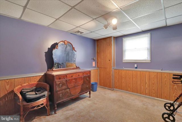 37 BEAVENS RD, Reading, PA 19608