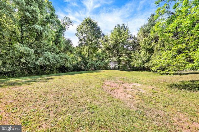 37 BEAVENS RD, Reading, PA 19608