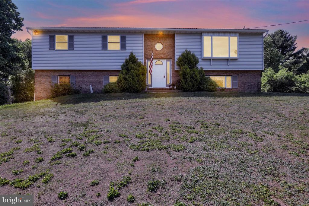 37 BEAVENS RD, Reading, PA 19608