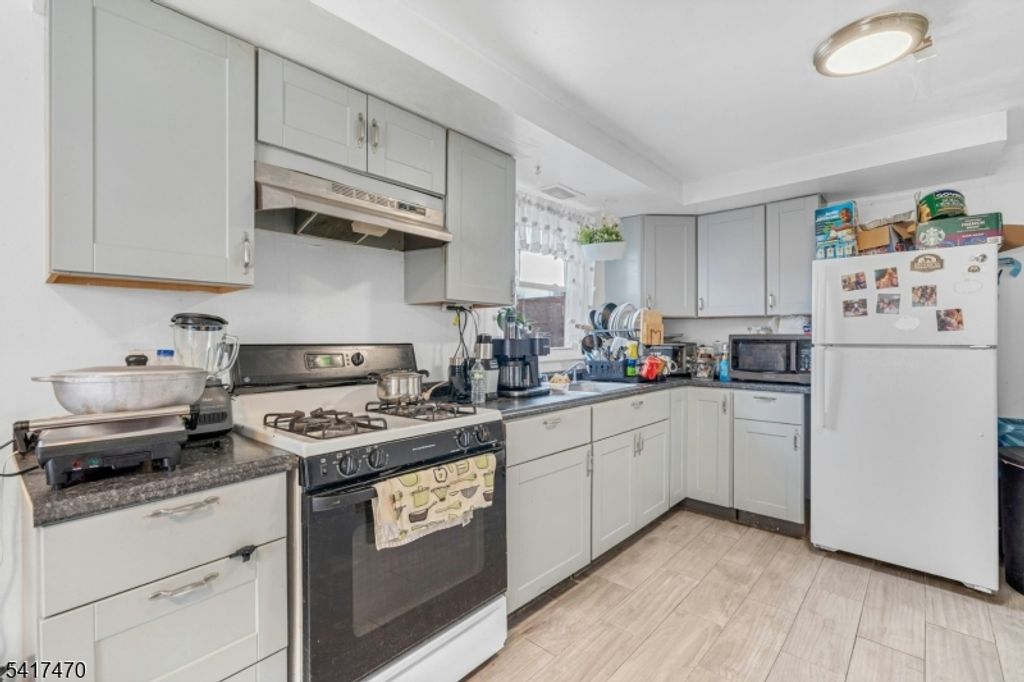 13 Allen St 23, Passaic City, NJ 07055 — photo 5