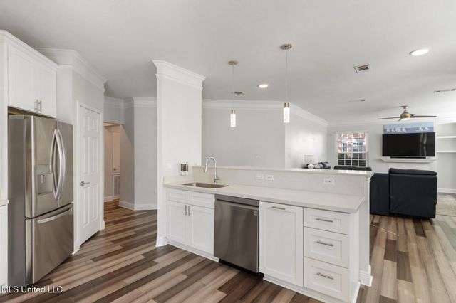 2252 Beach Drive, 1301, Gulfport, MS 39507