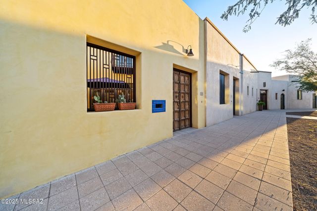 256 S Avenida del Palo Fiero, Tucson, AZ 85745