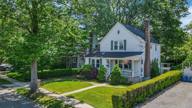 38 Macgregor Avenue, Roslyn Heights, NY 11577
