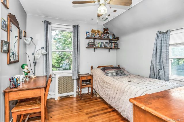 38 Macgregor Avenue, Roslyn Heights, NY 11577