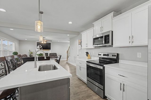 1317 Shaughnessy St, Clarksville, TN 37042