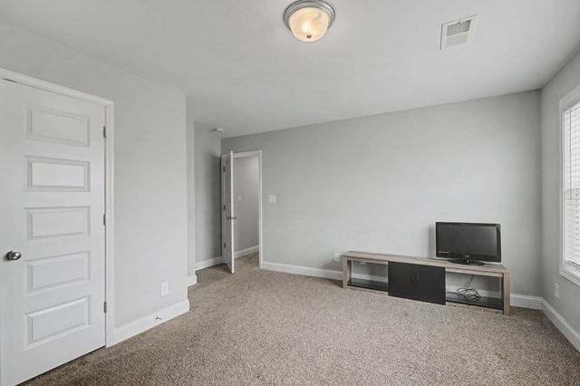 1317 Shaughnessy St, Clarksville, TN 37042