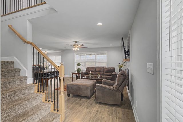 1317 Shaughnessy St, Clarksville, TN 37042