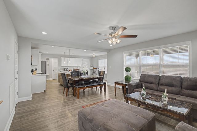 1317 Shaughnessy St, Clarksville, TN 37042