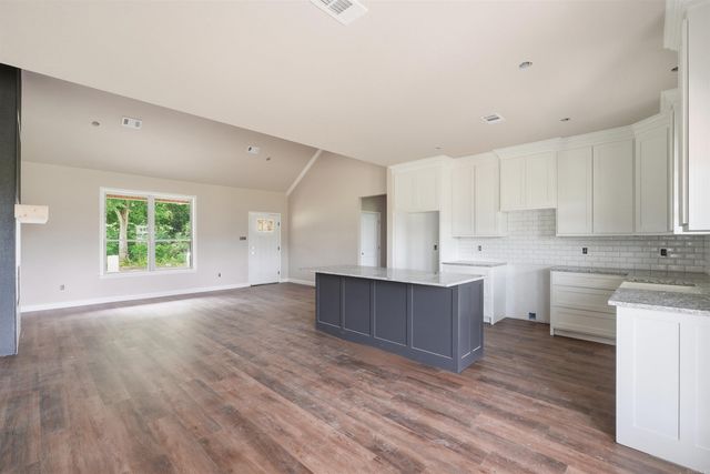 916 Bratton Rd, Lonoke, AR 72086