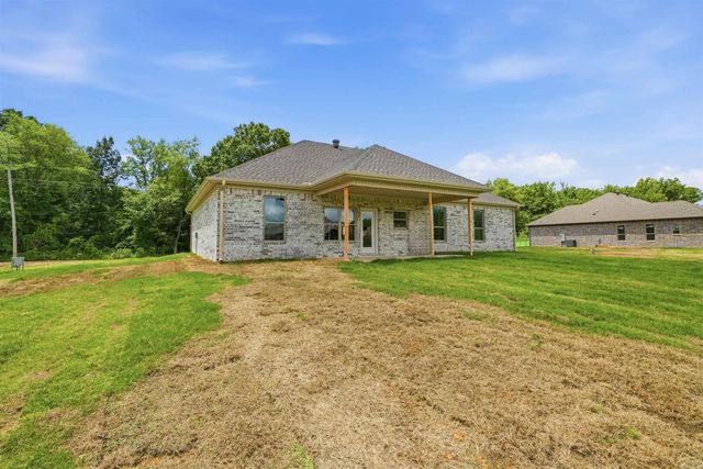 916 Bratton Rd, Lonoke, AR 72086