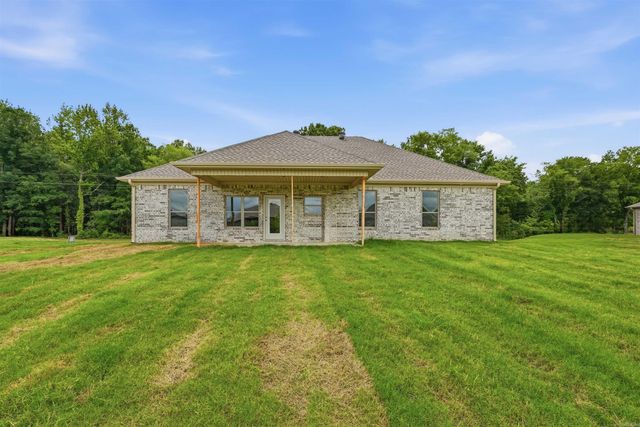 916 Bratton Rd, Lonoke, AR 72086