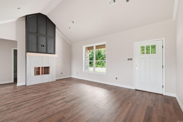 916 Bratton Rd, Lonoke, AR 72086