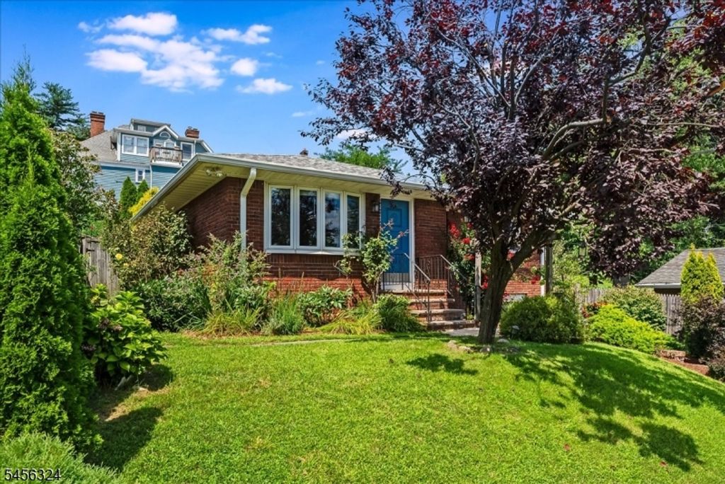 12 Francis Pl, Montclair Twp., NJ 07042 — photo 2