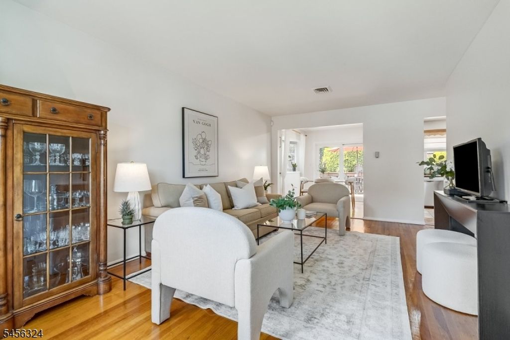 12 Francis Pl, Montclair Twp., NJ 07042 — photo 4