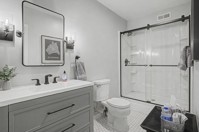 102 Saltwood Pl, Hendersonville, TN 37075