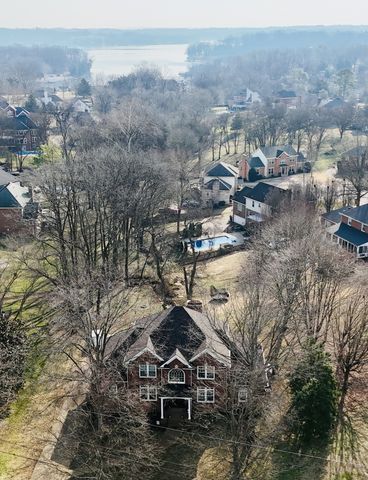 102 Saltwood Pl, Hendersonville, TN 37075