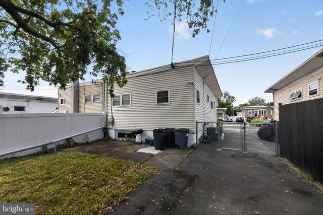 208 HOFFMAN RD, Ridley Park, PA 19078