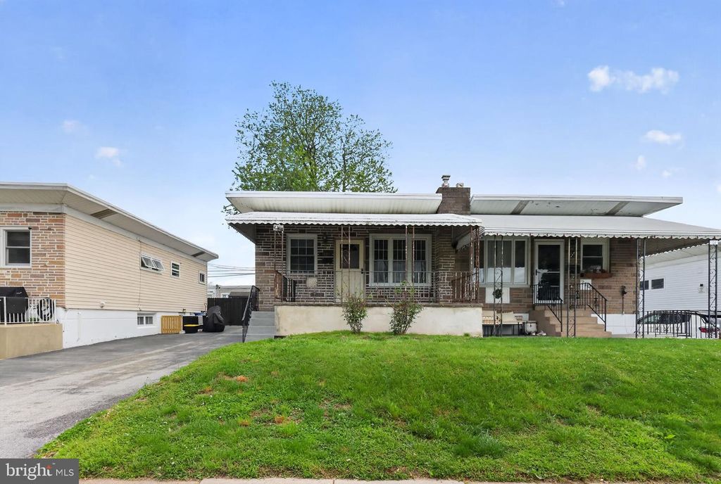 208 HOFFMAN RD, Ridley Park, PA 19078