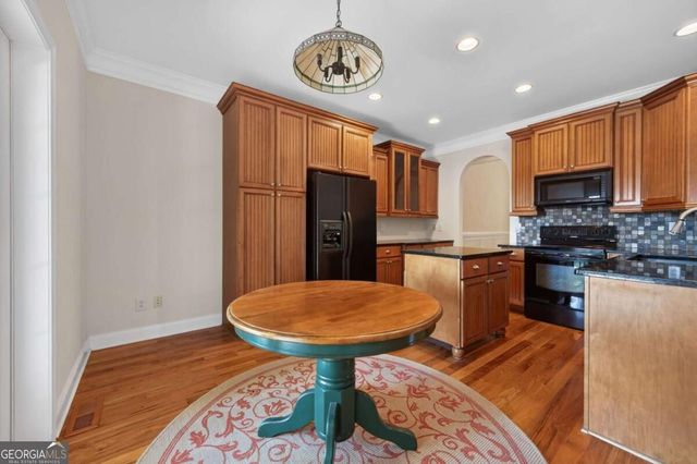 805 Lake Arrowhead Drive, Waleska, GA 30183