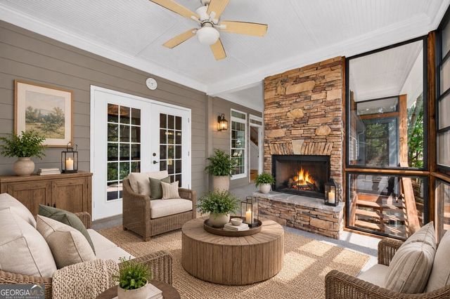 805 Lake Arrowhead Drive, Waleska, GA 30183