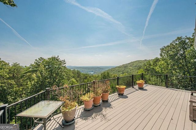805 Lake Arrowhead Drive, Waleska, GA 30183