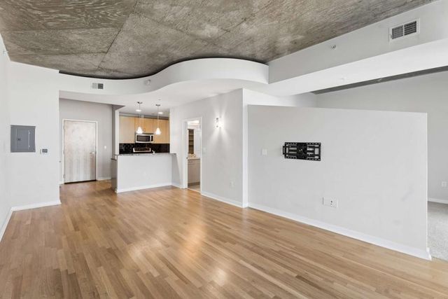 400 W Peachtree NW Street 3115, Atlanta, GA 30308