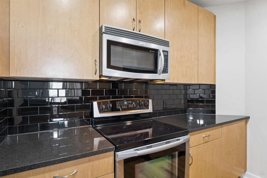 Image 13 of property listing at 400 W Peachtree Street NW 3115, Atlanta, GA 30308
