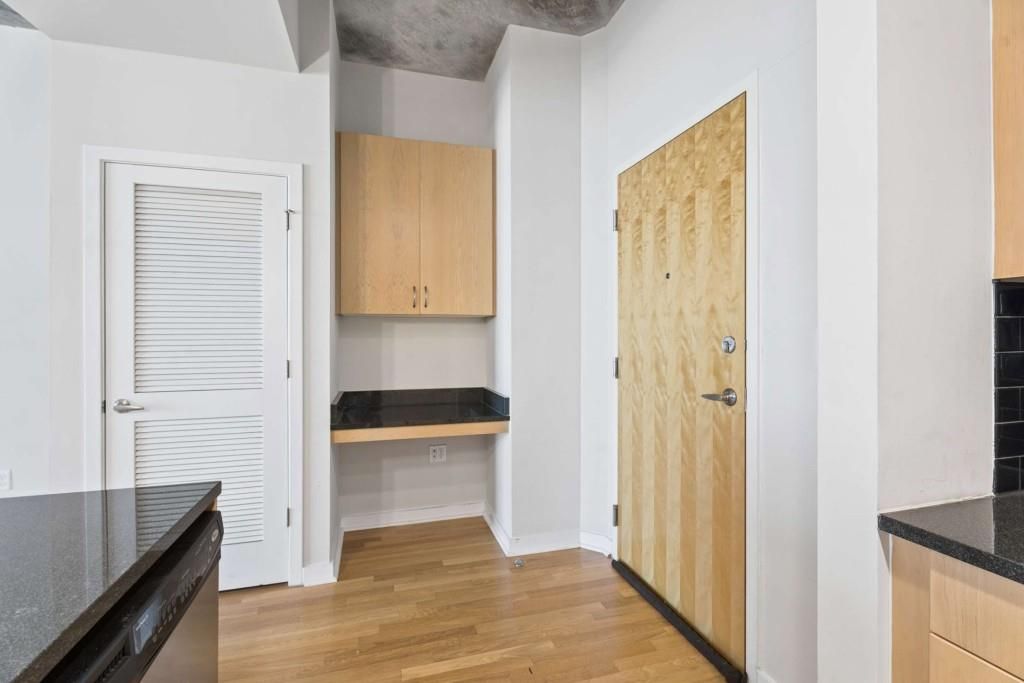 Image 14 of property listing at 400 W Peachtree Street NW 3115, Atlanta, GA 30308