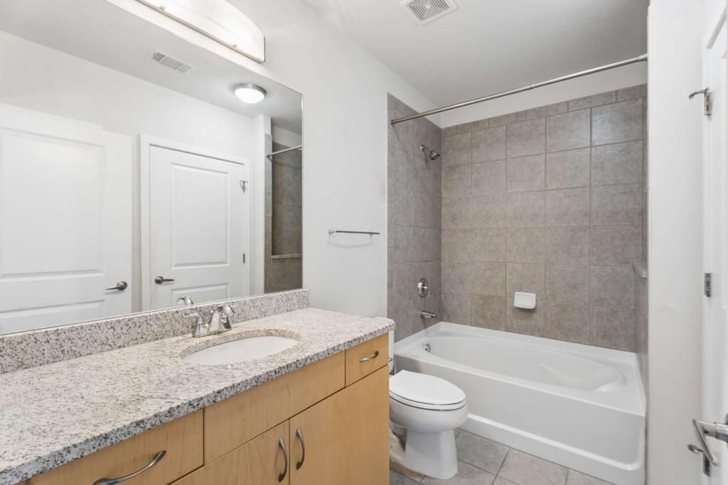 Image 15 of property listing at 400 W Peachtree Street NW 3115, Atlanta, GA 30308