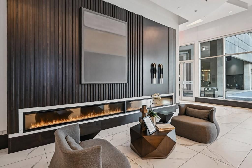 Image 27 of property listing at 400 W Peachtree Street NW 3115, Atlanta, GA 30308