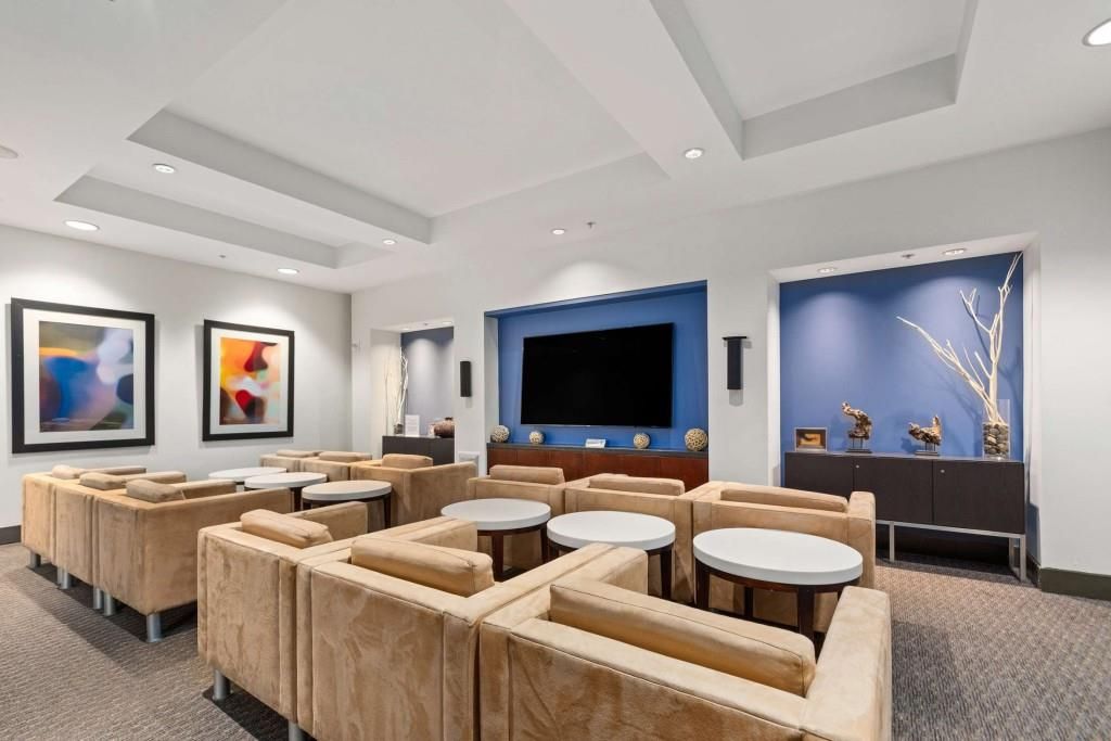 Image 31 of property listing at 400 W Peachtree Street NW 3115, Atlanta, GA 30308