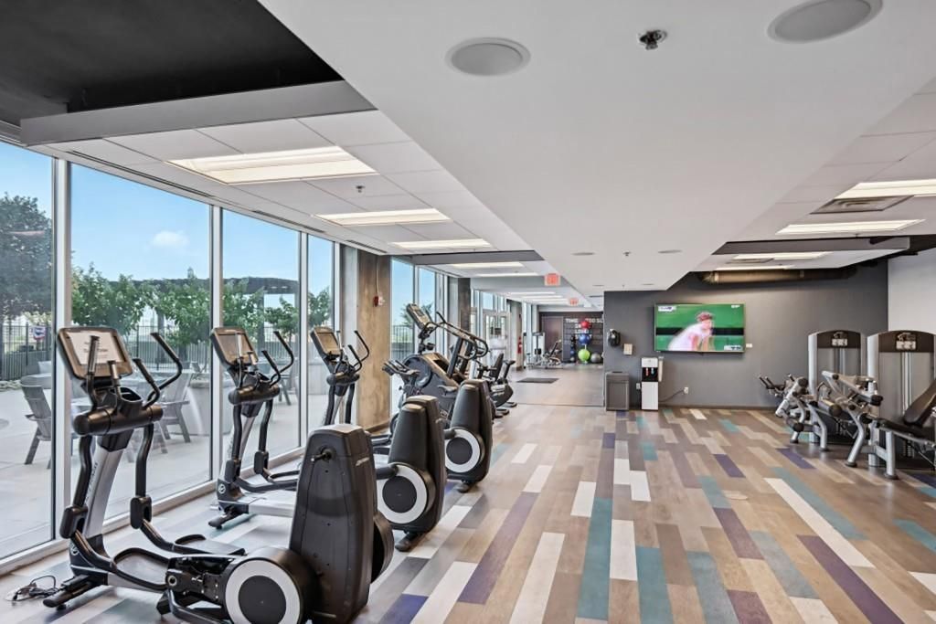 Image 36 of property listing at 400 W Peachtree Street NW 3115, Atlanta, GA 30308