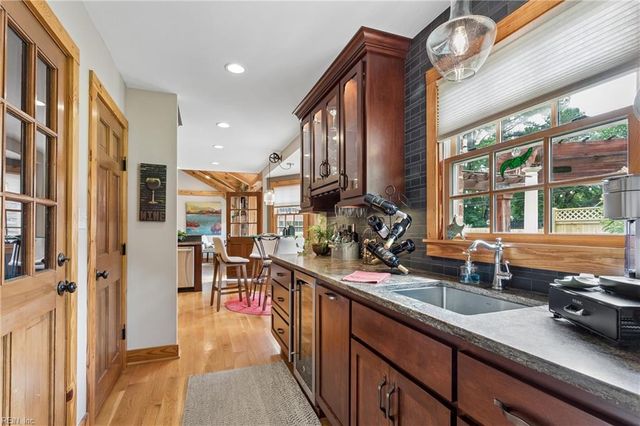 125 River Point DR, Yorktown, VA 23693