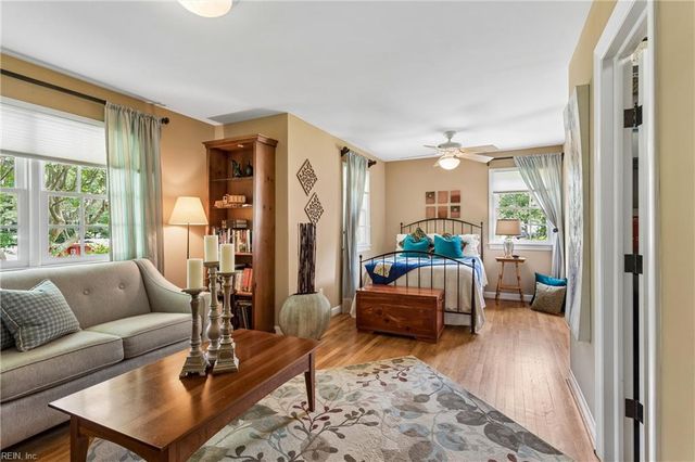 125 River Point DR, Yorktown, VA 23693
