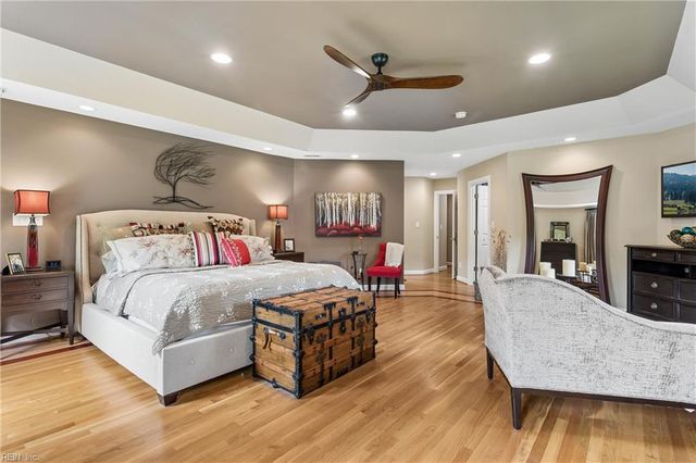 125 River Point DR, Yorktown, VA 23693