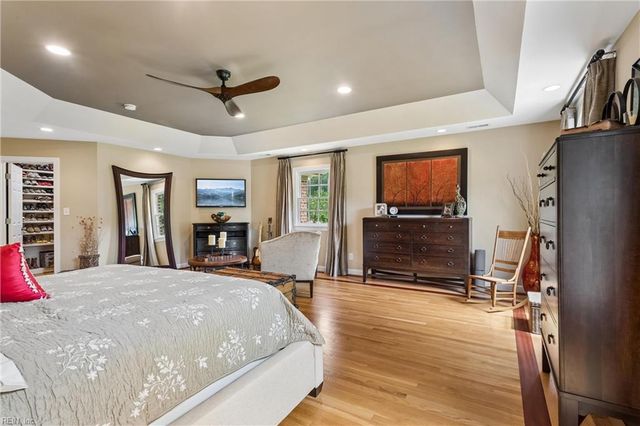125 River Point DR, Yorktown, VA 23693