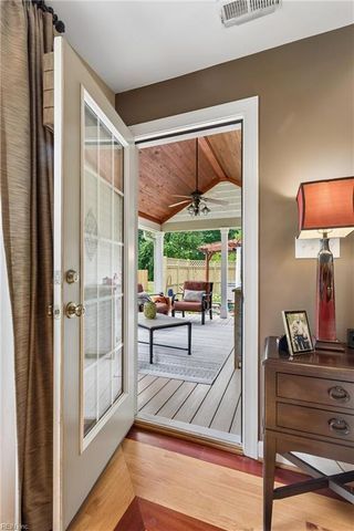 125 River Point DR, Yorktown, VA 23693