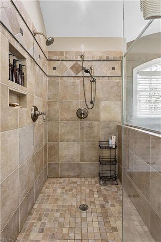 125 River Point DR, Yorktown, VA 23693