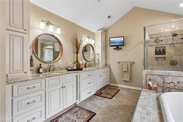 125 River Point DR, Yorktown, VA 23693